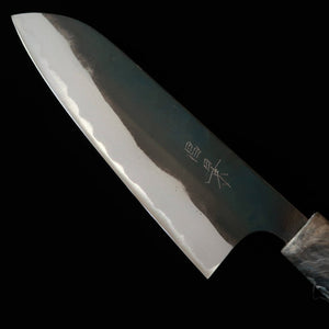 Santoku MASAKAGE Agua, Aogami no.2, acabado kurouchi, mango de cerezo americano (170 mm)