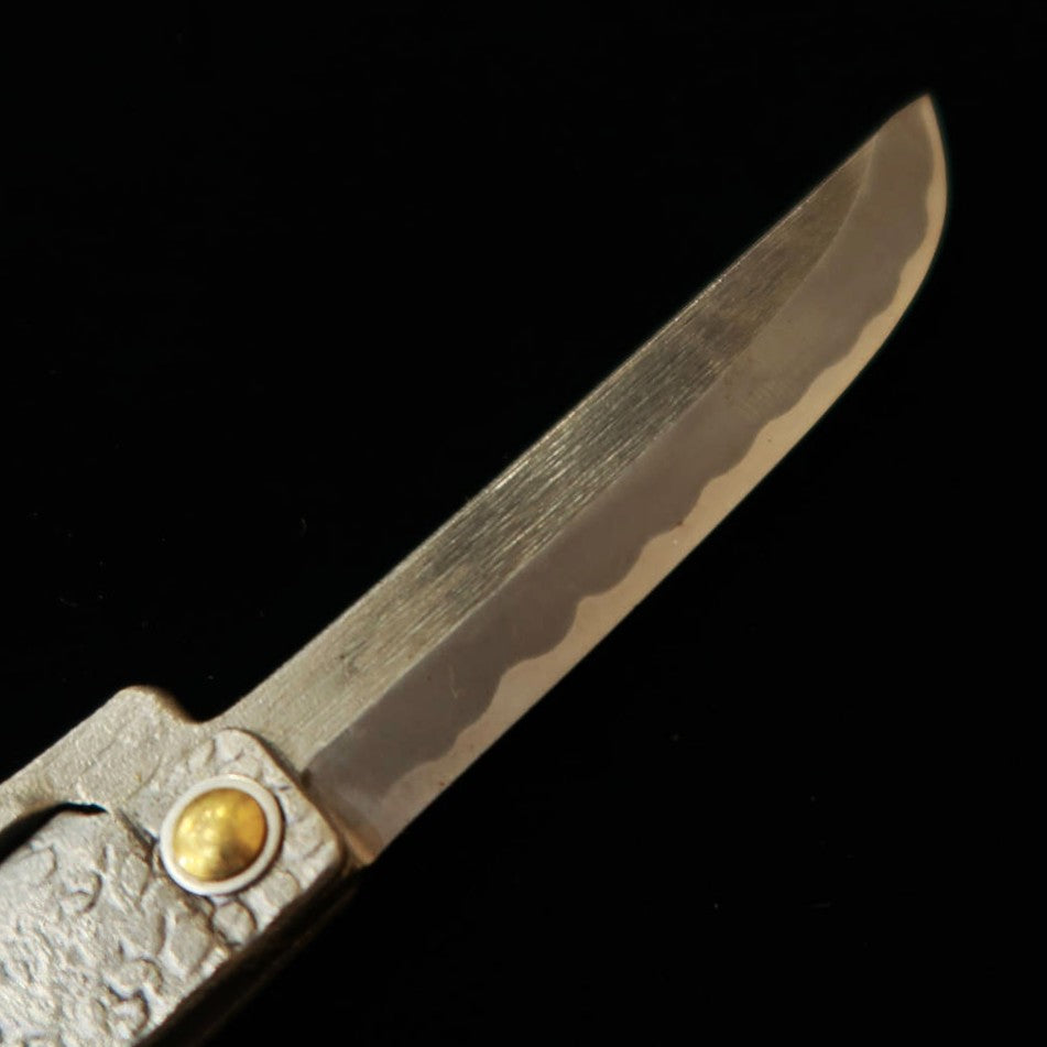 Couteau Higo forgé par Tomita, grande lame type sabre, acier doux forgé, finition lime, avec boîte en paulownia et pochette de rangement (90 mm)
