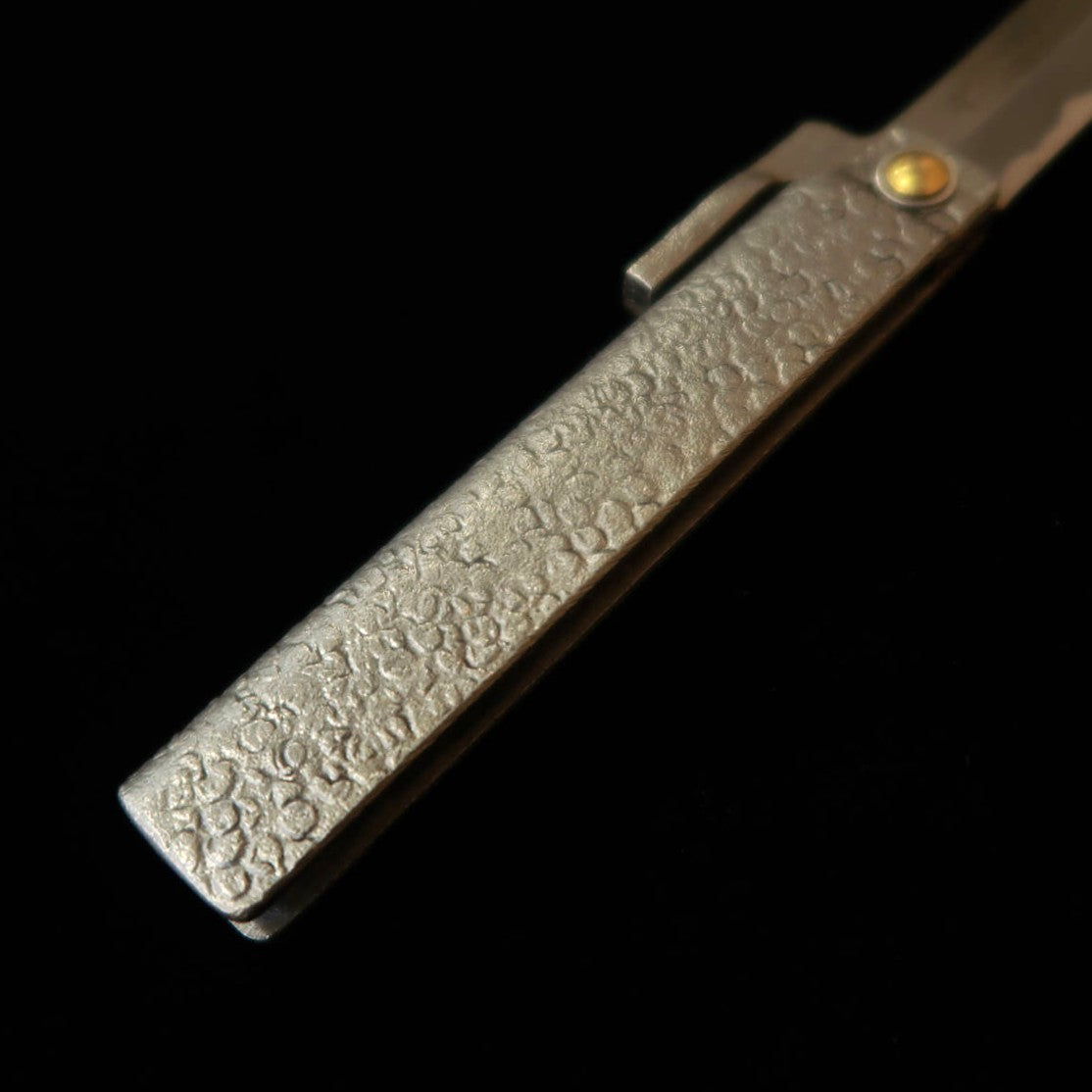 Couteau Higo forgé par Tomita, grande lame type sabre, acier doux forgé, finition lime, avec boîte en paulownia et pochette de rangement (90 mm)