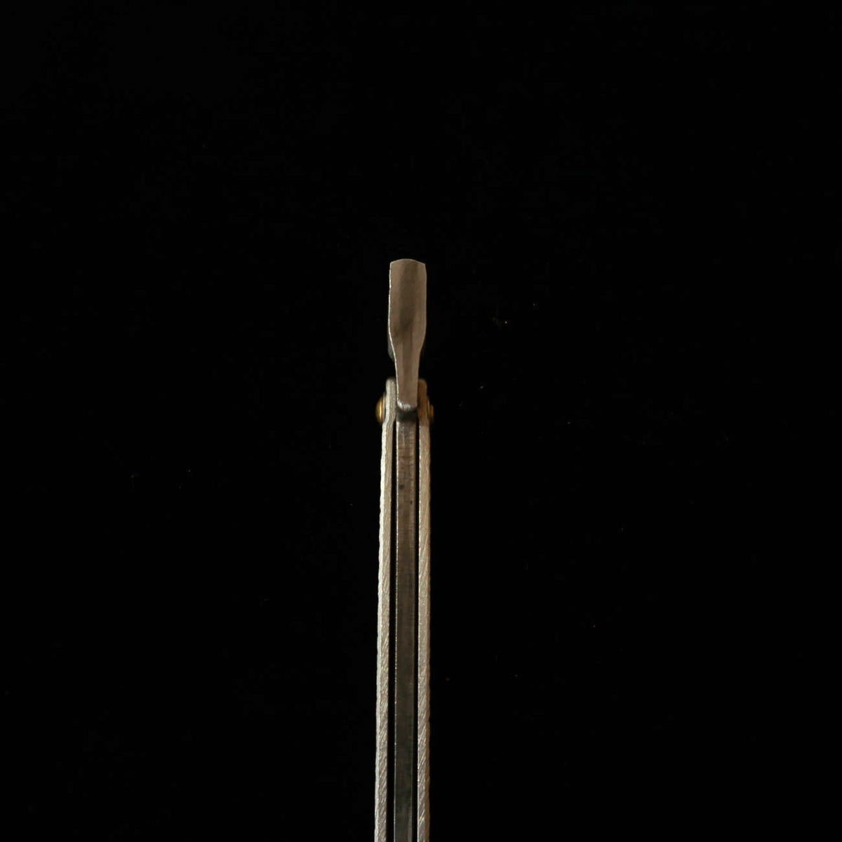 Couteau Higo forgé par Tomita, grande lame type sabre, acier doux forgé, finition lime, avec boîte en paulownia et pochette de rangement (90 mm)