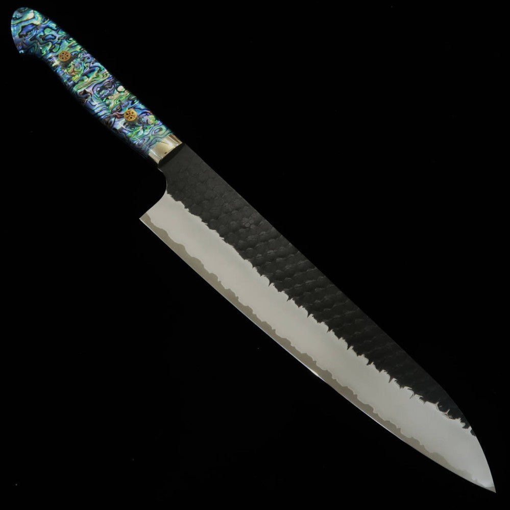 NIGARA – Couteau de chef SG2, finition martelée noire, manche incrusté de nacre (210/240mm)