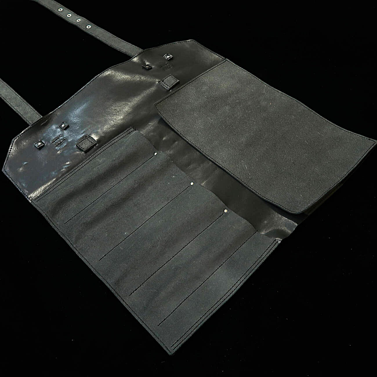 YOKU leatherworks　レザーナイフロール 床革ブラック　鞄型　