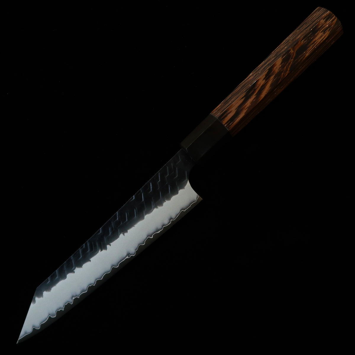 NIGARA Futakara Hamono – Kiritsuke Petty SG2 martelada, acabamento negro forjado, cabo octogonal em wengué (150 mm)