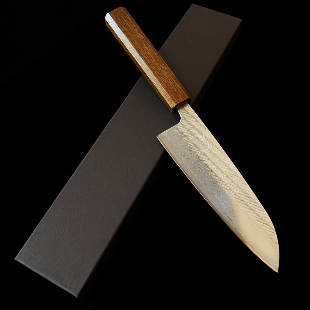 HADO – Série Okina-ryu, acier Gin-3, motif torsadé damas, manche en chêne vert, santoku (165 mm)