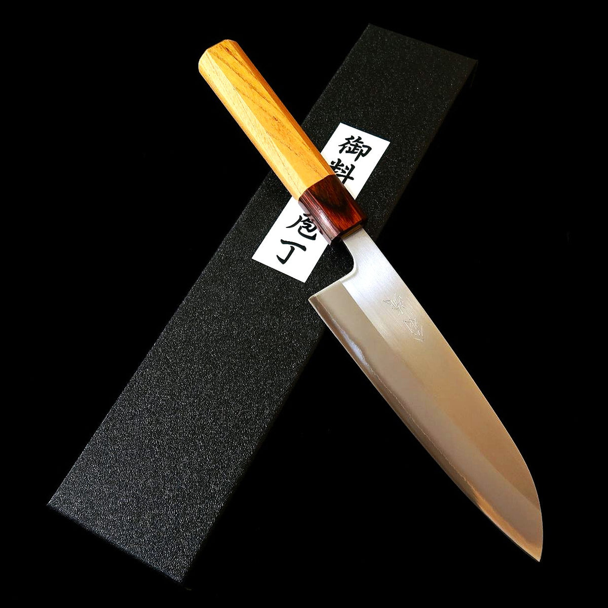 HADO Okina-ryu, Shirogami #1, inox plaqué, manche en zelkova, santoku (165 mm)
