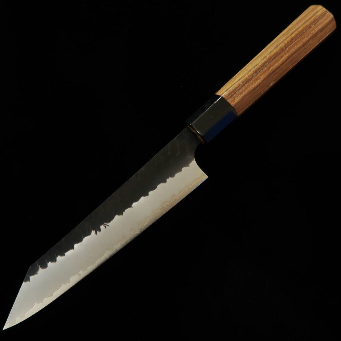 Couteau Kiritsuke d'office (Petty) Nigara (Nigara Hamono), acier SG2, finition Tsuchime Kurouchi (martelé et forgé brut), manche octogonal en teck (150 mm)