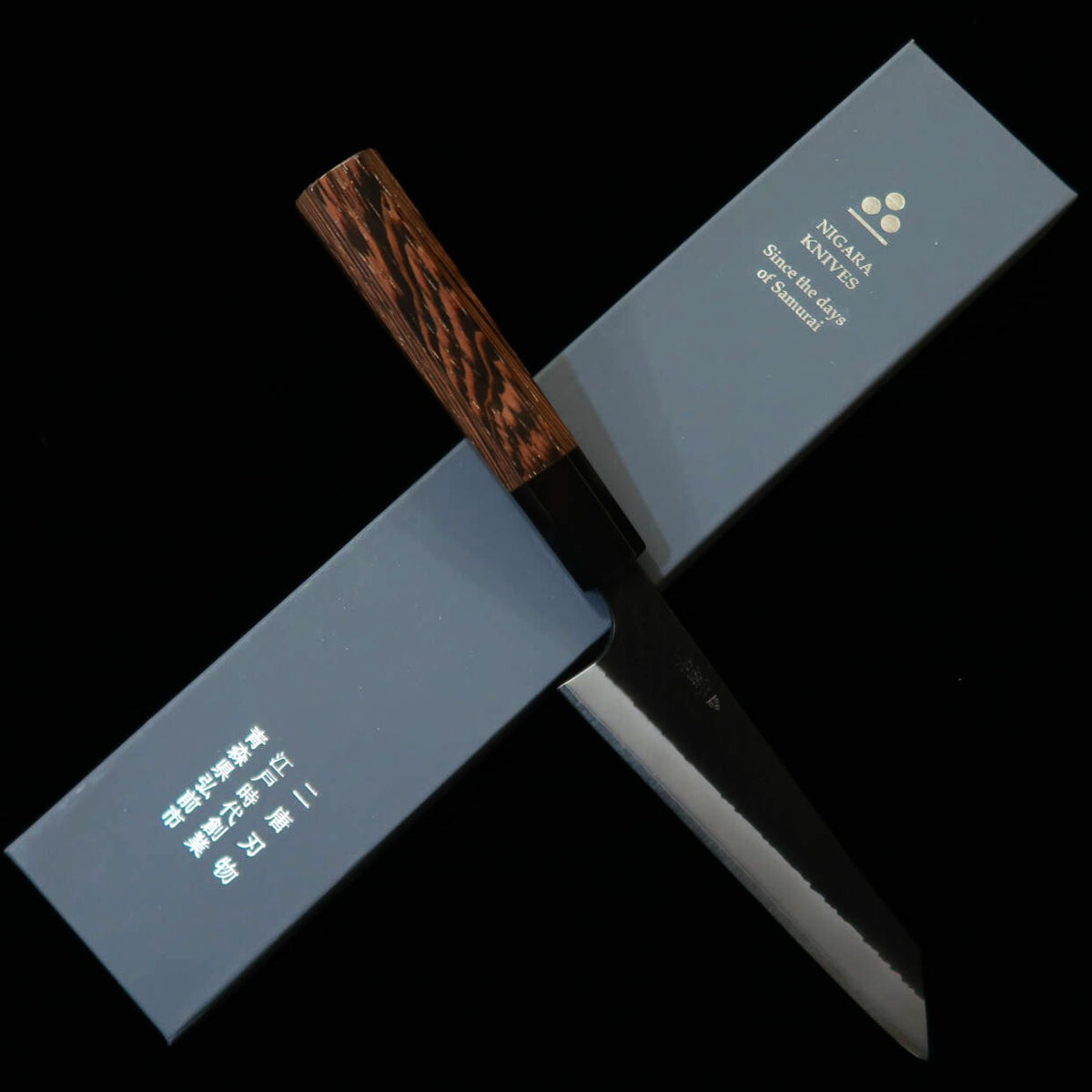 NIGARA Nitō Hamono NIGARA petty SG2, martelada, kuro-uchi, cabo octogonal em teca (150 mm)