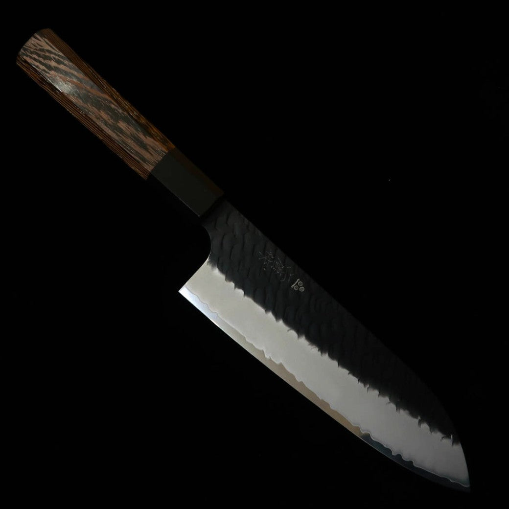 Nigara Hamono – NIGARA Santoku SG2, damas martelé noir, manche octogonal en wengé (180 mm)