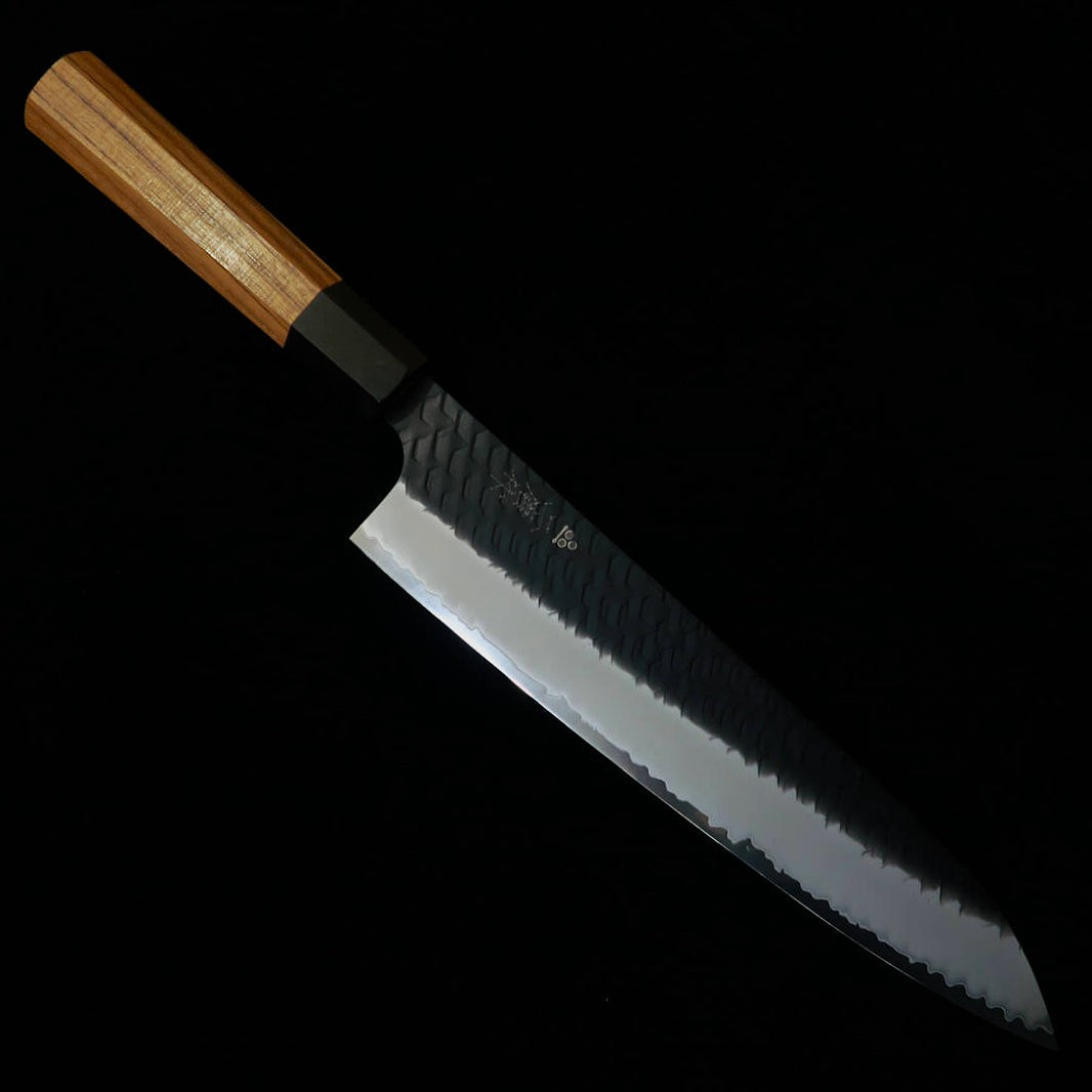 NIGARA gyuto SG2, martelé, finition kuro-uchi, manche octogonal en teck (240 mm)