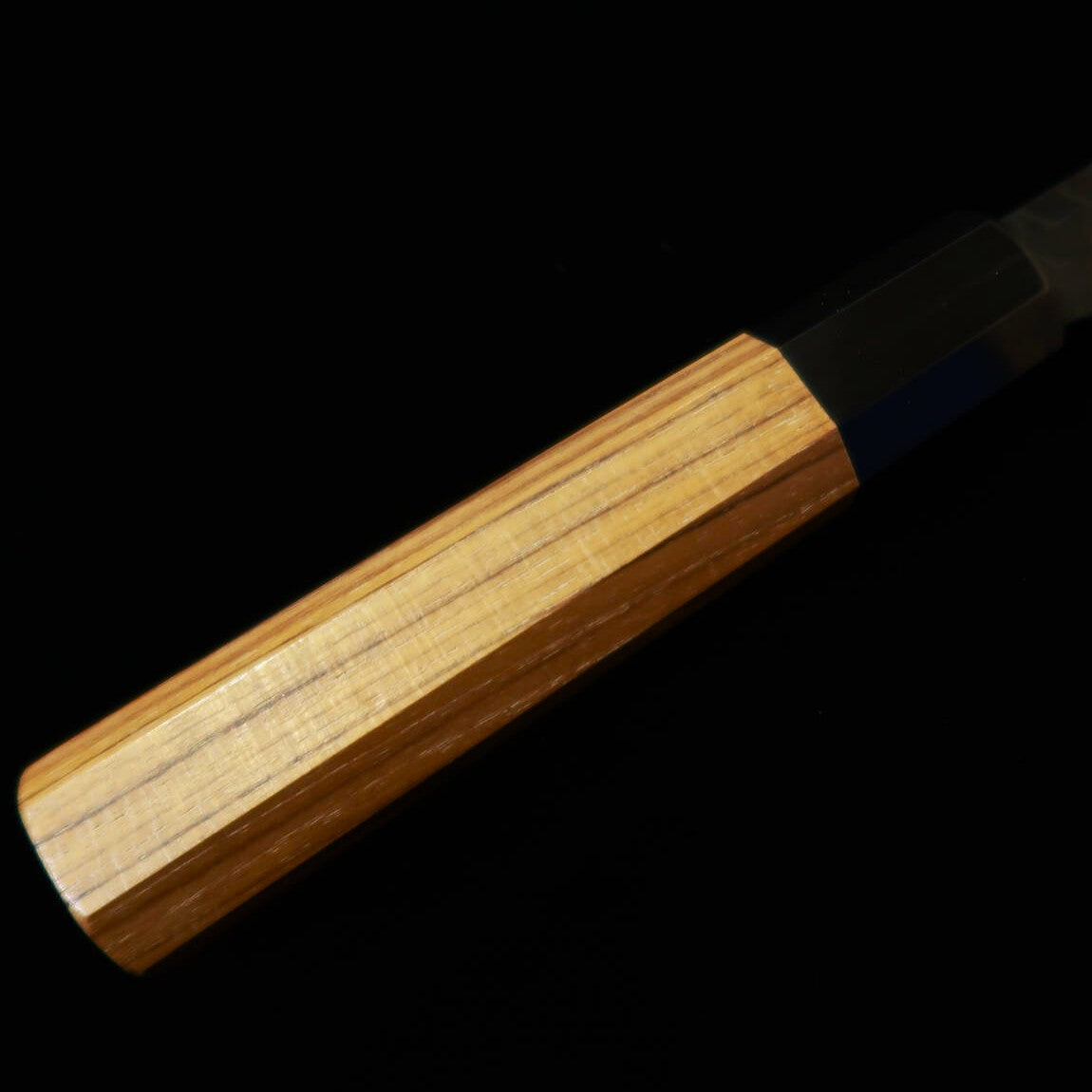 NIGARA Nitō Hamono NIGARA gyuto SG2, martelado, kuro-uchi, cabo octogonal em teca (240 mm)