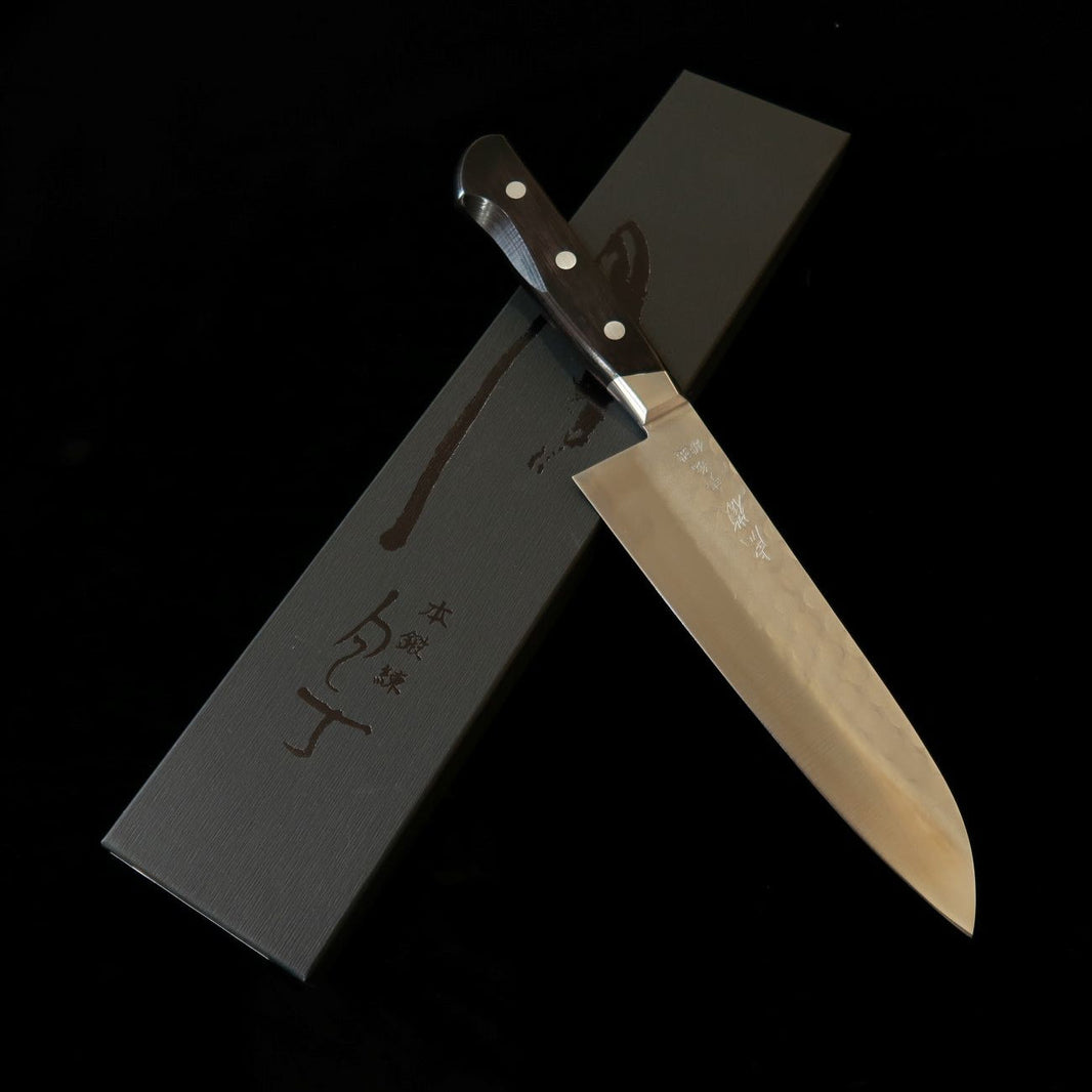 Minamoto Kotetsu Santoku, acero Yasugi Aogami #2, acabado nashiji, con guarda, mango de laminado negro (180 mm)