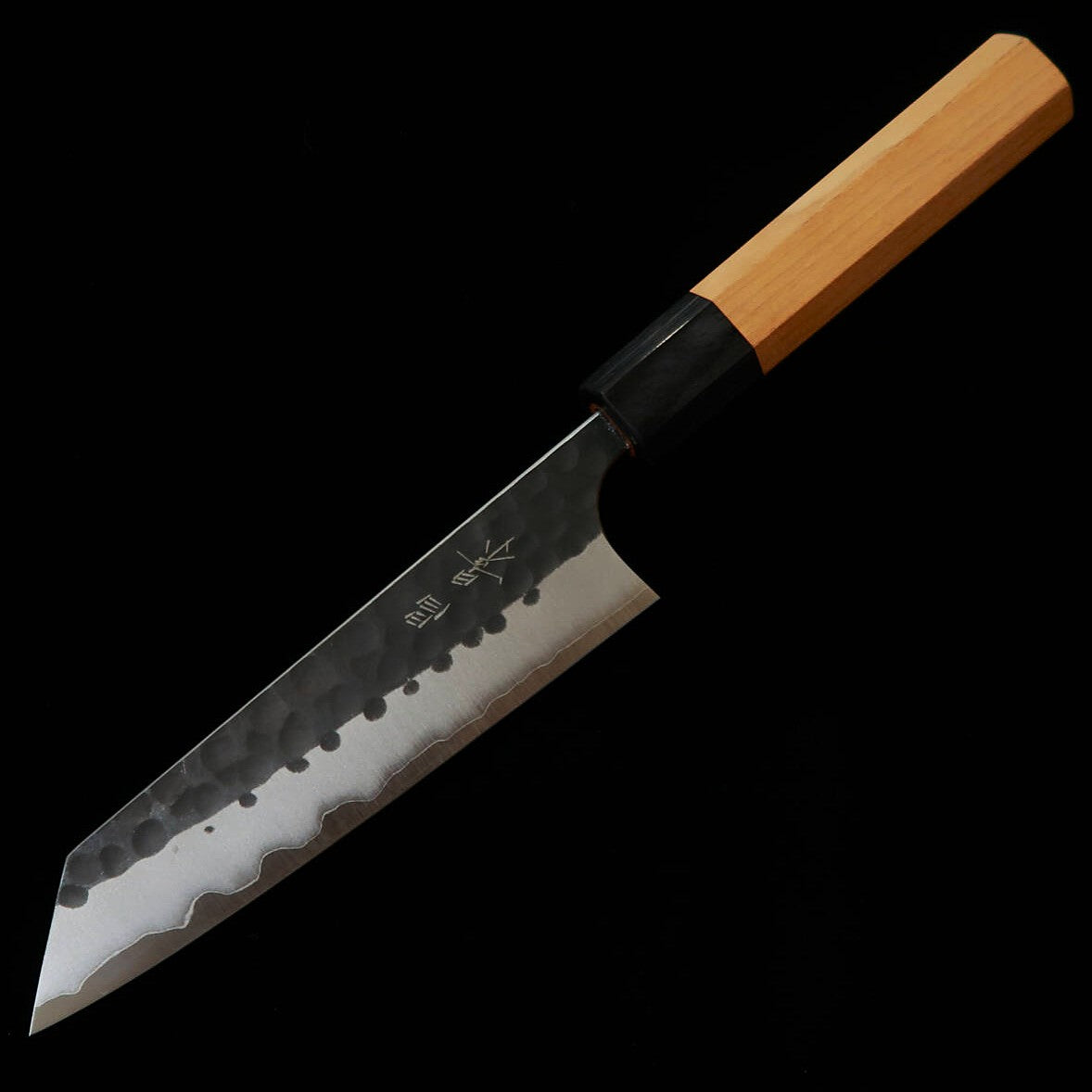 Masakage MASAKAGE Koishi Pequena Bunka Aogami Super Padrão martelado Acabamento kuro-uchi Cabo de cerejeira americana (135 mm)