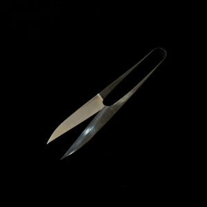 Tesoura Fuji Shika Nigiri acabamento kuro-uchi lâmina longa, com caixa (105 mm)
