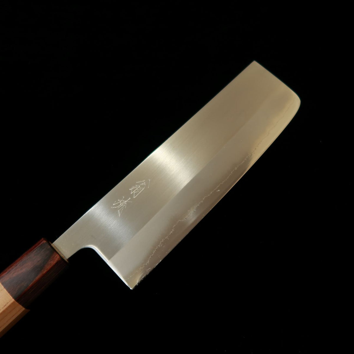 HADO – modèle Okina-ryu, acier blanc n°1, inox plaqué, manche en zelkova, nakiri (165 mm)