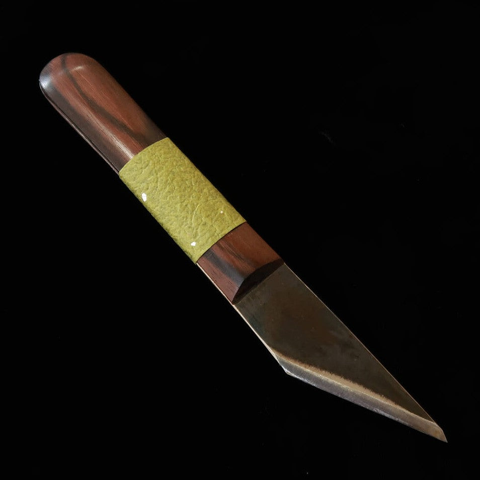 Œuvre de Tomita, petit couteau en acier bimétal, dans boîte en paulownia (20 mm)