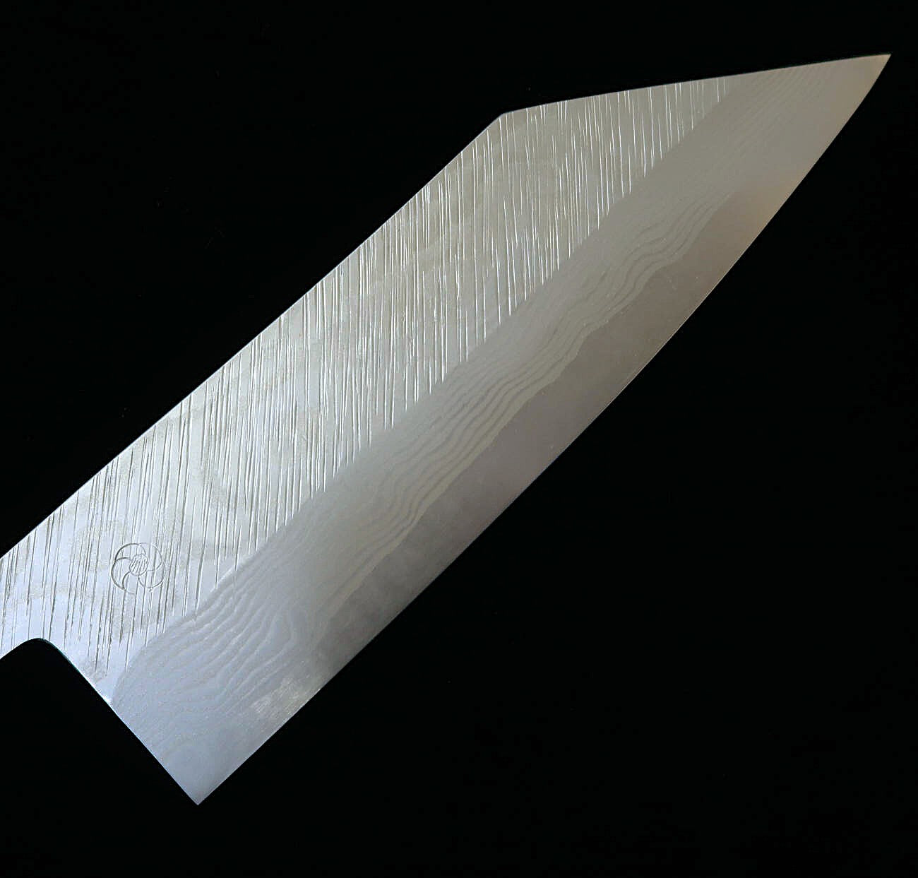 宮崎鍛冶屋  MIYAZAKI KAJIYA 銀紙三号 鎚目ダマスカス サブゼロ - 椿 - 文化 - 焼漆樫柄（180mm）