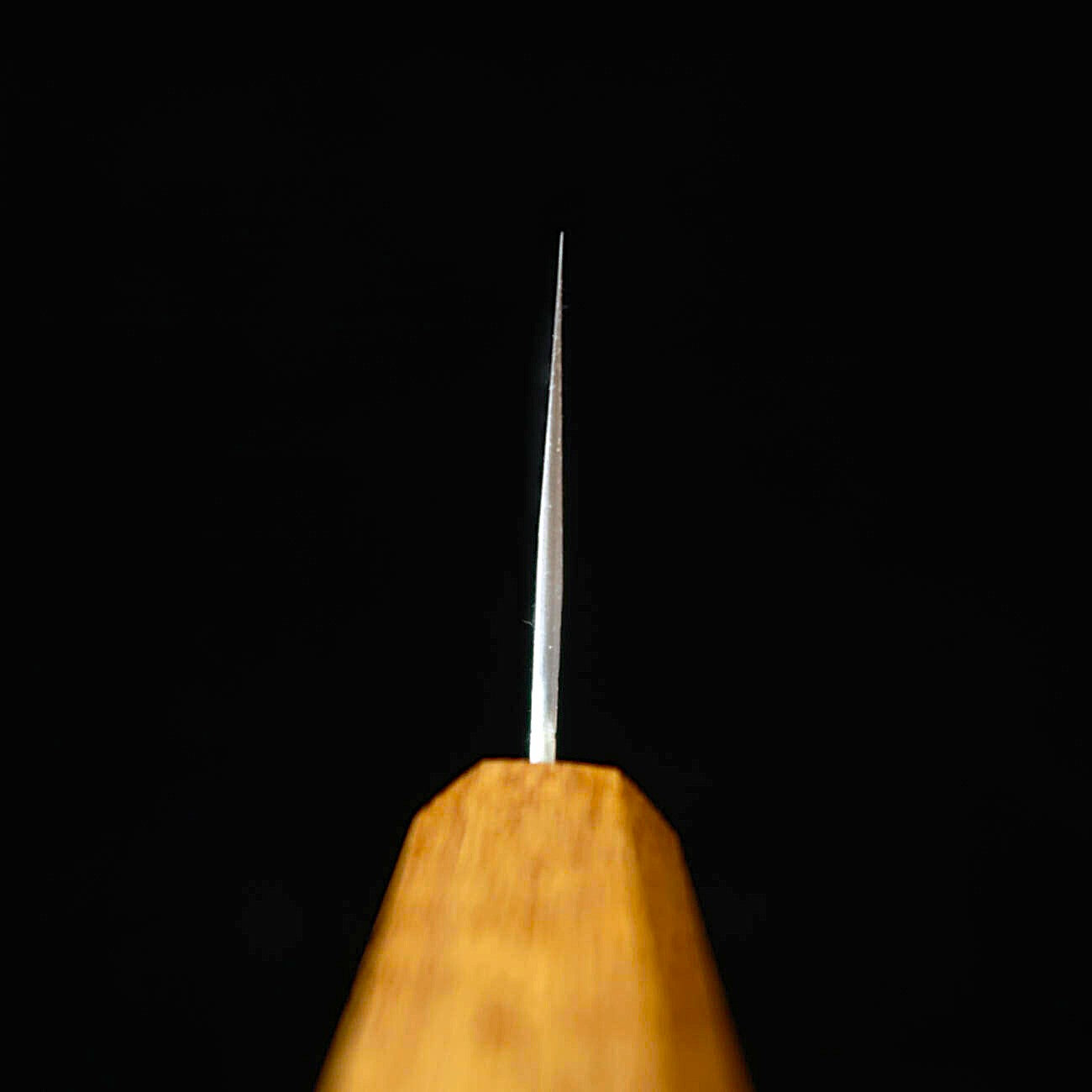 宮崎鍛冶屋  MIYAZAKI KAJIYA 銀紙三号 鎚目ダマスカス サブゼロ - 椿 - 文化 - 焼漆樫柄（180mm）