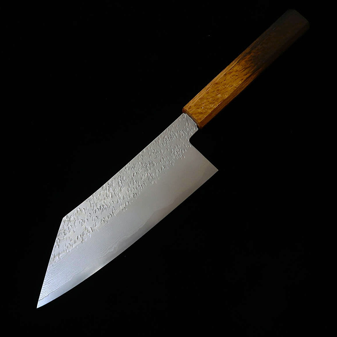 宮崎鍛冶屋  MIYAZAKI KAJIYA ZA18 鎚目ダマスカス サブゼロ - 椿 - 文化 - 焼漆樫柄 （180mm）