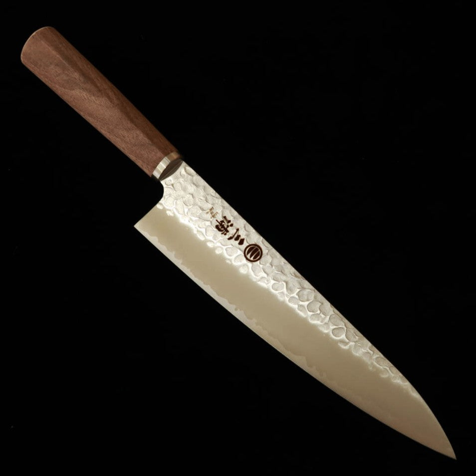 MIURA – Couteau de chef (gyuto) VG10, martelé, manche en noyer (200 mm)