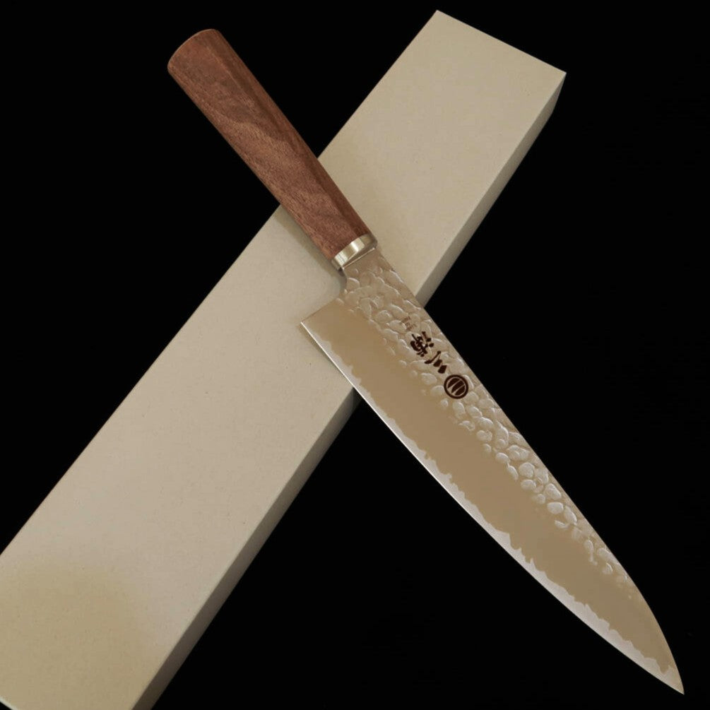 MIURA – Couteau de chef (gyuto) VG10, martelé, manche en noyer (200 mm)
