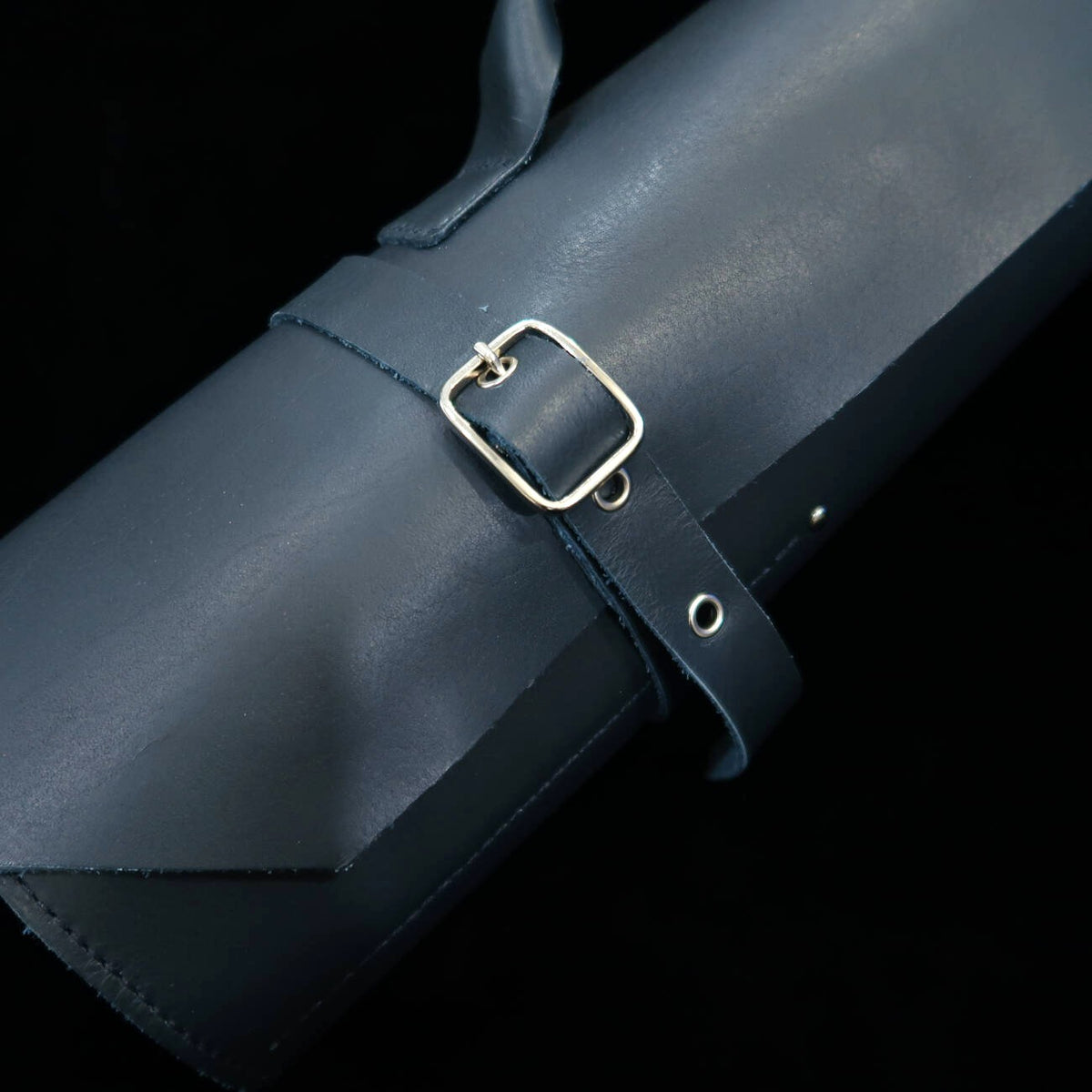 YOKU leatherworks Rolo para facas de couro Long Lasting Leather disponível em 4 cores 4P (Bordô/Marrom/Marinho/Preto)
