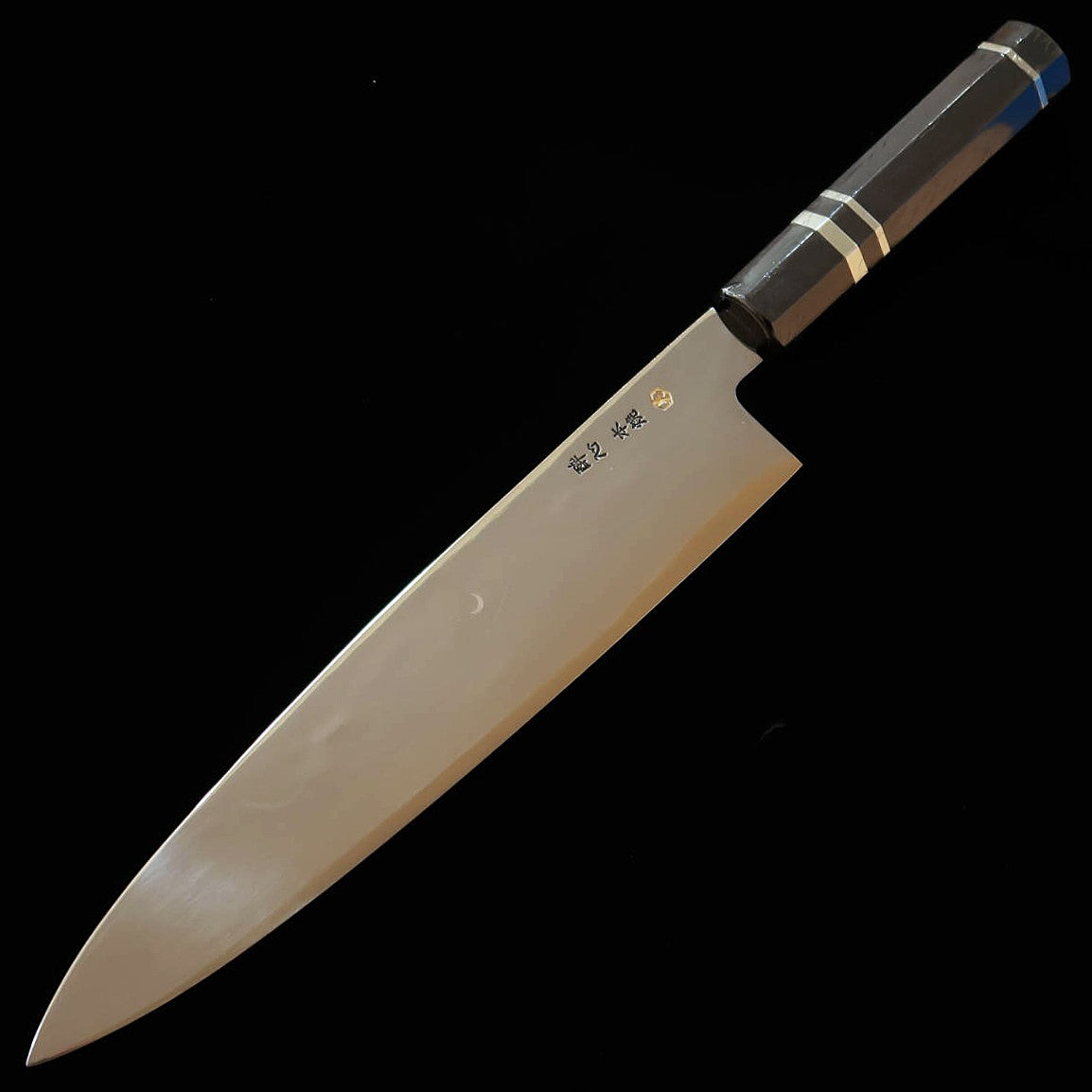 Gyuto Fuji Honyaki SUISIN  Ikeda Miwa Shirogami No. 3 Cabo customizado em ébano Bainha laqueada Caixa em madeira (270mm)