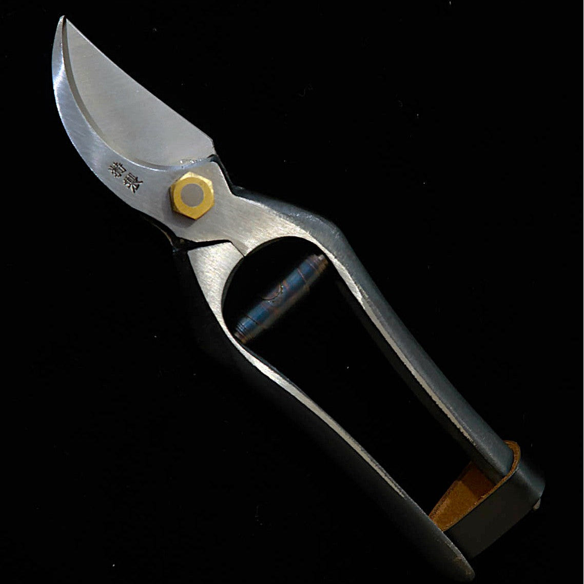 Tesoura de poda Abukumagawa Tipo B com trava de couro Aço Shirogami (180/200 mm)