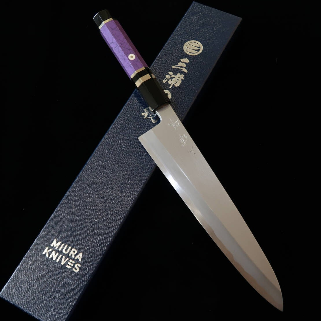 MIURA Obidama gyuto de un solo bisel, acero Shirogami #2, acabado bocashi, mango personalizado - morado (210/240 mm)