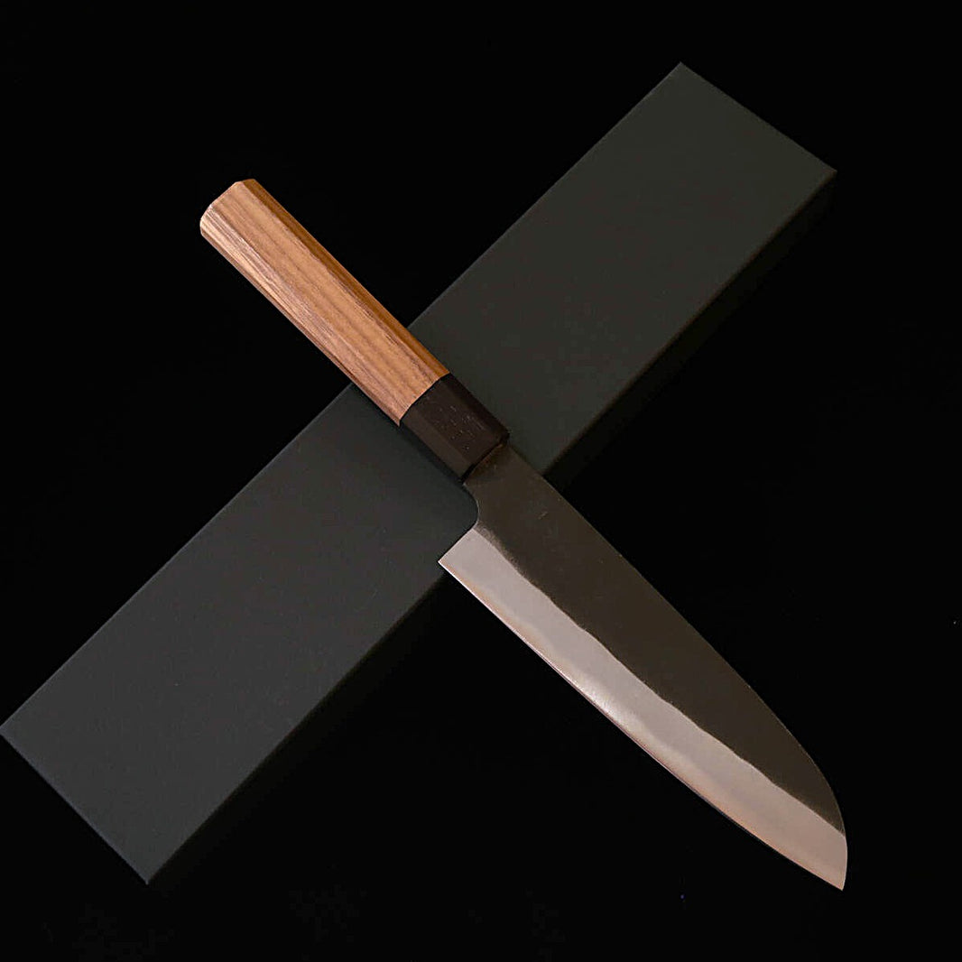 MIURA Miura Santoku acier bleu n°1, finition kuro‑uchi, manche octogonal en noyer (165 mm)
