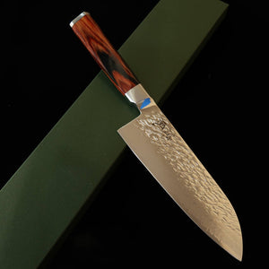 Couteau Santoku Suzukaze, Acier Poudre Damas Martelé, Manche en Bois Lamellé Compressé (180 mm)