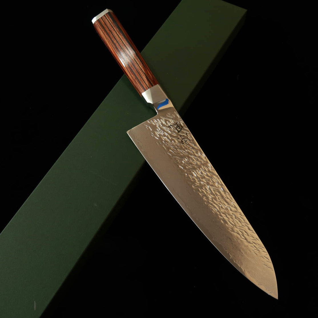 Couteau Gyuto Suzukaze, Acier Poudre HAP40/SRS13 Damas Martelé, Manche en Bois Lamellé Compressé (210 mm)