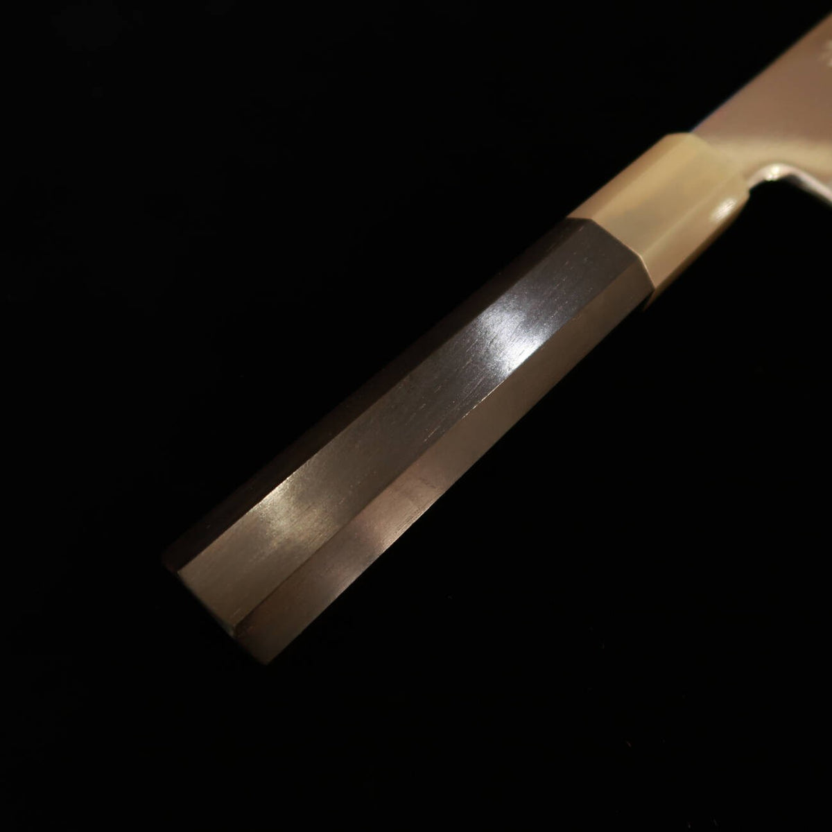 MIURA Itadaki – Gyuto à simple biseau par Yoshikazu Tanaka, acier Shirogami n°2, finition miroir, manche octogonal en ébène (210/240 mm)