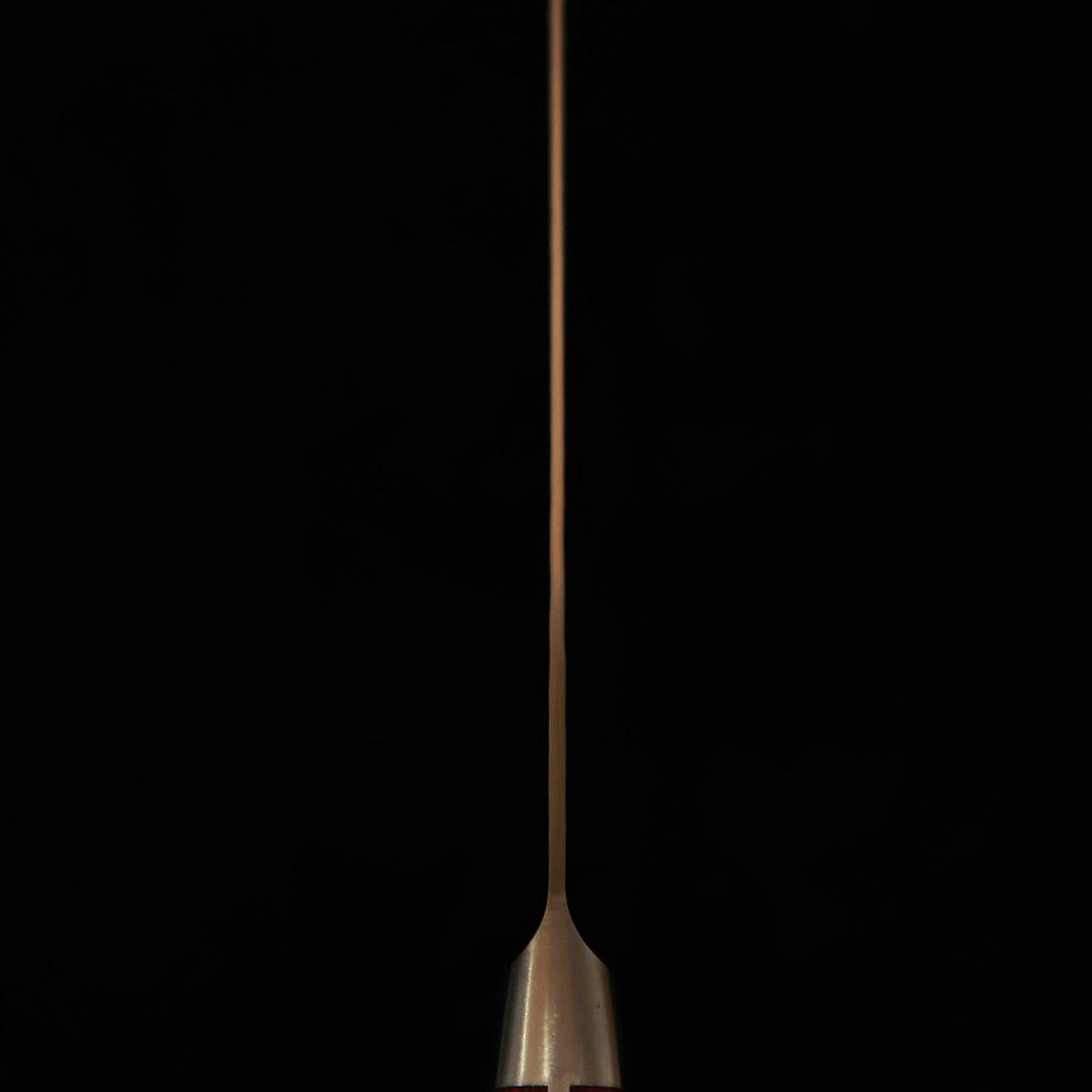 石鎚ISHIDUCHI 切付牛刀 青紙スーパー 鎚目 赤合板柄（210mm）