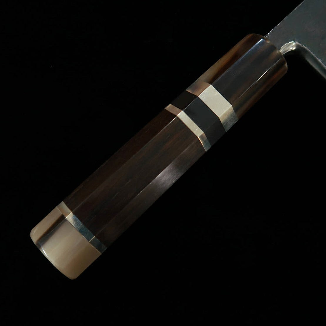 MIURA Itadaki Deba, acier Shirogami n°2, finition kuro-uchi, manche en ébène cerclé argent (150 mm)