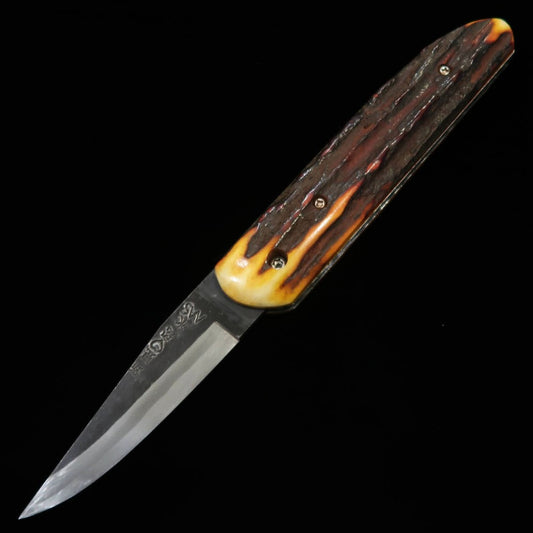 Cuchillo Takeda (TAKEDA), forjado a mano en Bitchū por Moriya, Bitchū no Mamoru, asta de ciervo de la India teñida, acero Hitachi Aogami Super (75 mm)