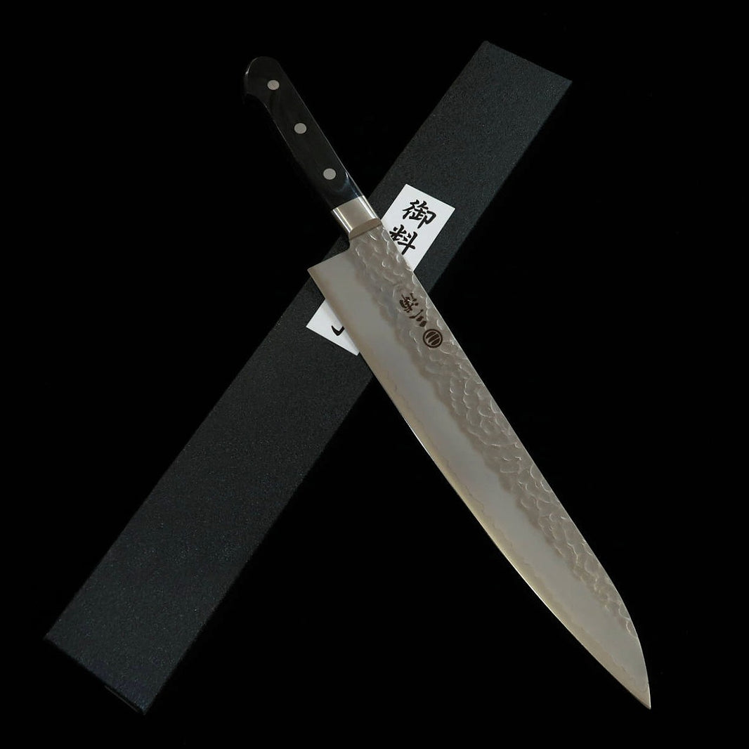 MIURA, Gyuto, acier AUS8, finition martelée, manche en bois composite noir (270 mm)
