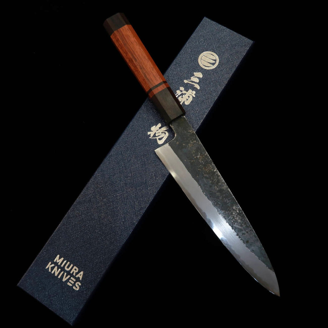 MIURA Itadaki, couteau de chef, acier Shirogami n°2, finition noire, manche en bubinga (210 mm)