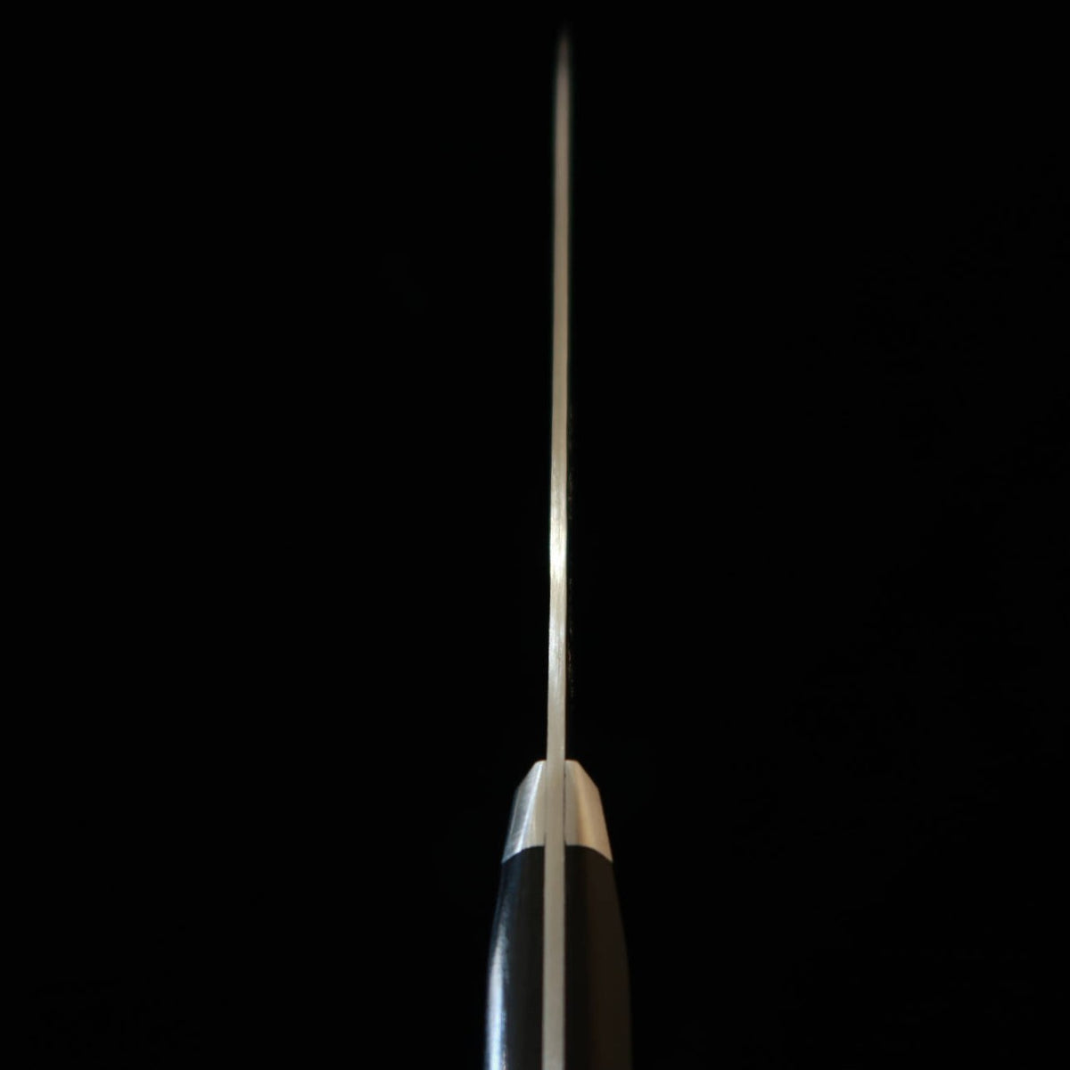 Gen Kotetsu – Petty aço Yasugi Aço Azul nº 2, acabamento Nashiji, com guarda, cabo em laminado preto (135 mm)