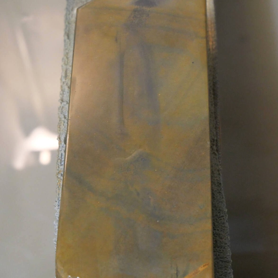 Pedra de amolar natural Umazhiyama Aoto marrom‑preta tipo 80 66×177×35mm
