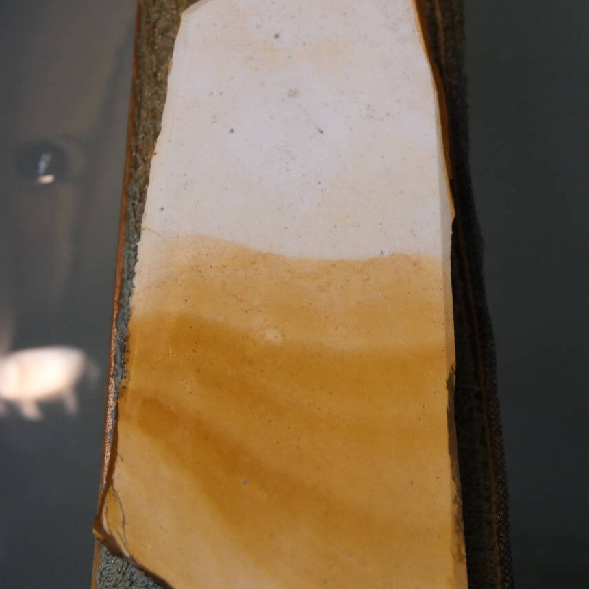 Mio Tsukushihime, piedra de afilar natural Iyo Meito M27, veteado “mokume”, 63 × 212 × 31 mm