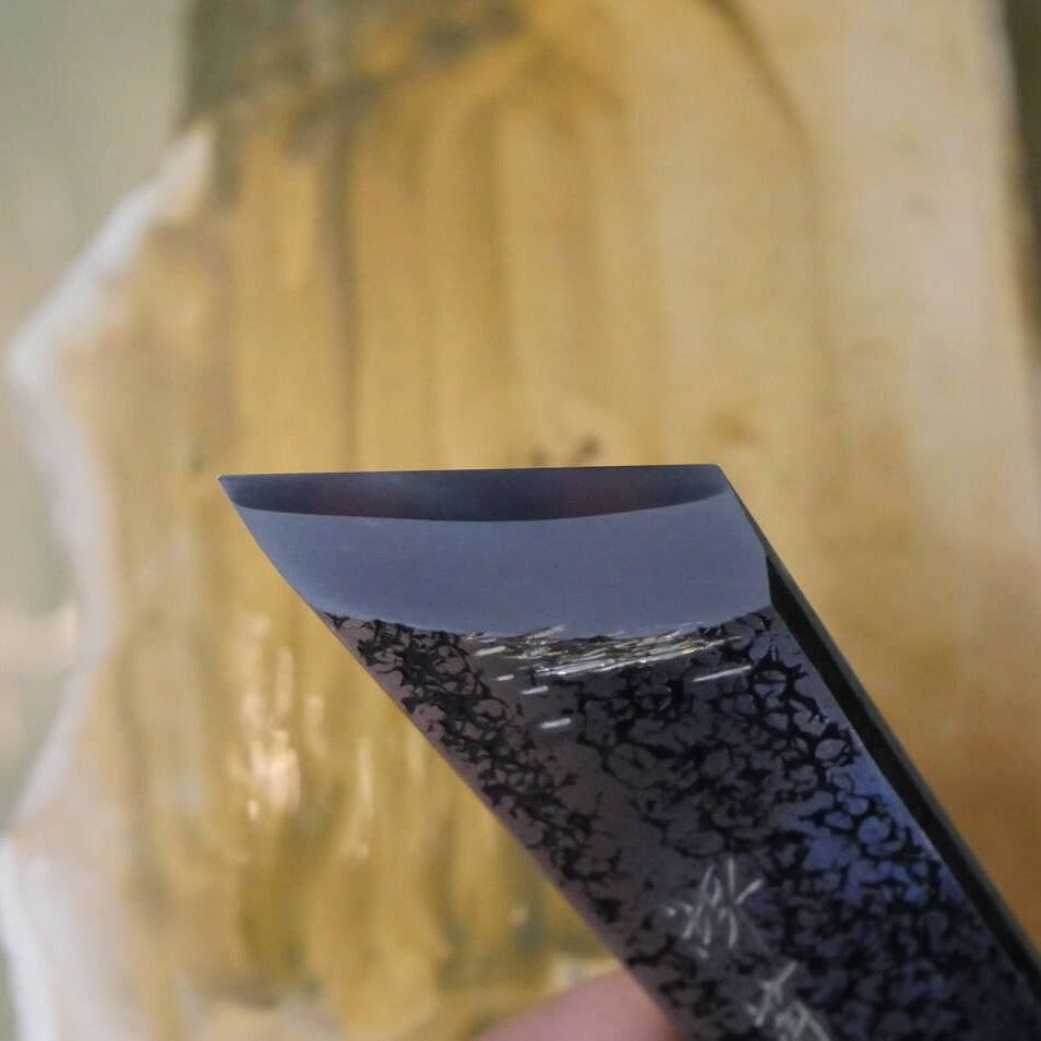 Piedra de afilar natural Miozukushihime Iyo Meito M48 “Shayō”, con caja de madera, 105×186×32 mm