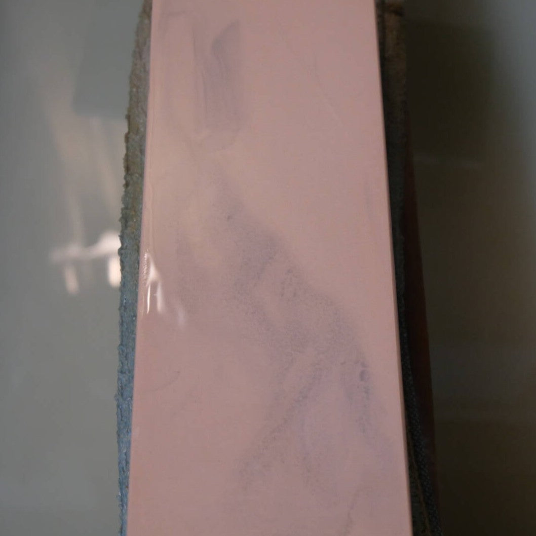 “Kokoro o sumasu” Iyo Meito, pedra de amolar semi-natural, 68×188×29 mm