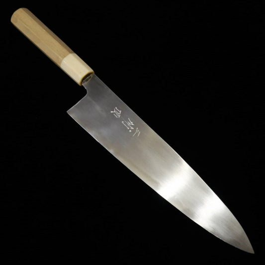 Gyuto MIURA Itadaki Yoshikazu Tanaka Shirogami nº2 Acabado hairline, mango octogonal de cuerno de búfalo blanco (210/240 mm)