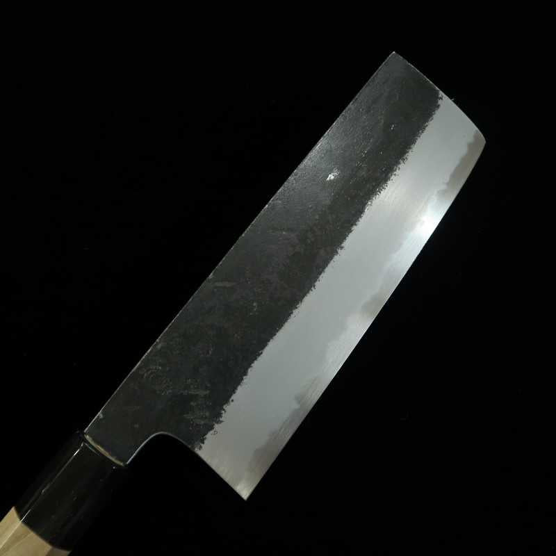 SAKAI KIKUMORI Kikuzuki Kuro Nakiri Shirogami nº 2 acabado negro, mango octogonal de magnolia con virola de cuerno de búfalo (180 mm)