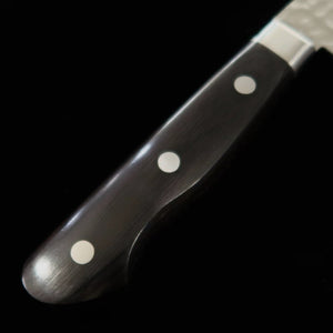 Miura Santoku acero inoxidable, damasco de 17 capas, acabado martillado, mango de laminado negro (180 mm)