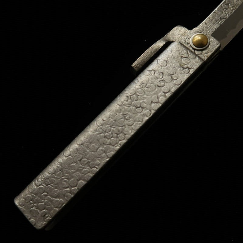 Tomita Fabrication Petit couteau Higo Fer ultra-doux forgé Lame à motif martelé en acier blanc avec boîte en paulownia et pochette de rangement (75mm)