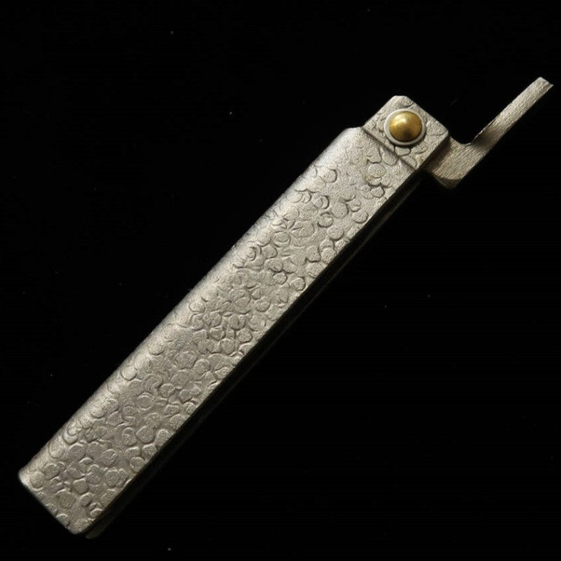 Tomita Fabrication Petit couteau Higo Fer ultra-doux forgé Lame à motif martelé en acier blanc avec boîte en paulownia et pochette de rangement (75mm)