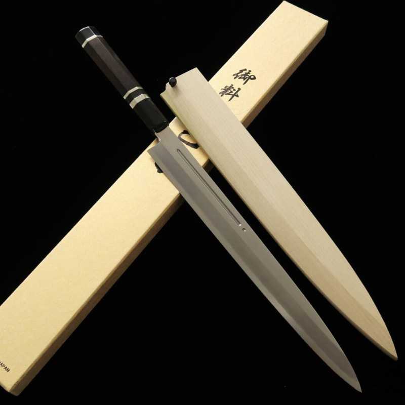 MIURA, Yanagiba Gin-3 avec rainure pour l'écoulement du sang, manche en ébène avec bagues argentées, fourreau en magnolia (300mm)